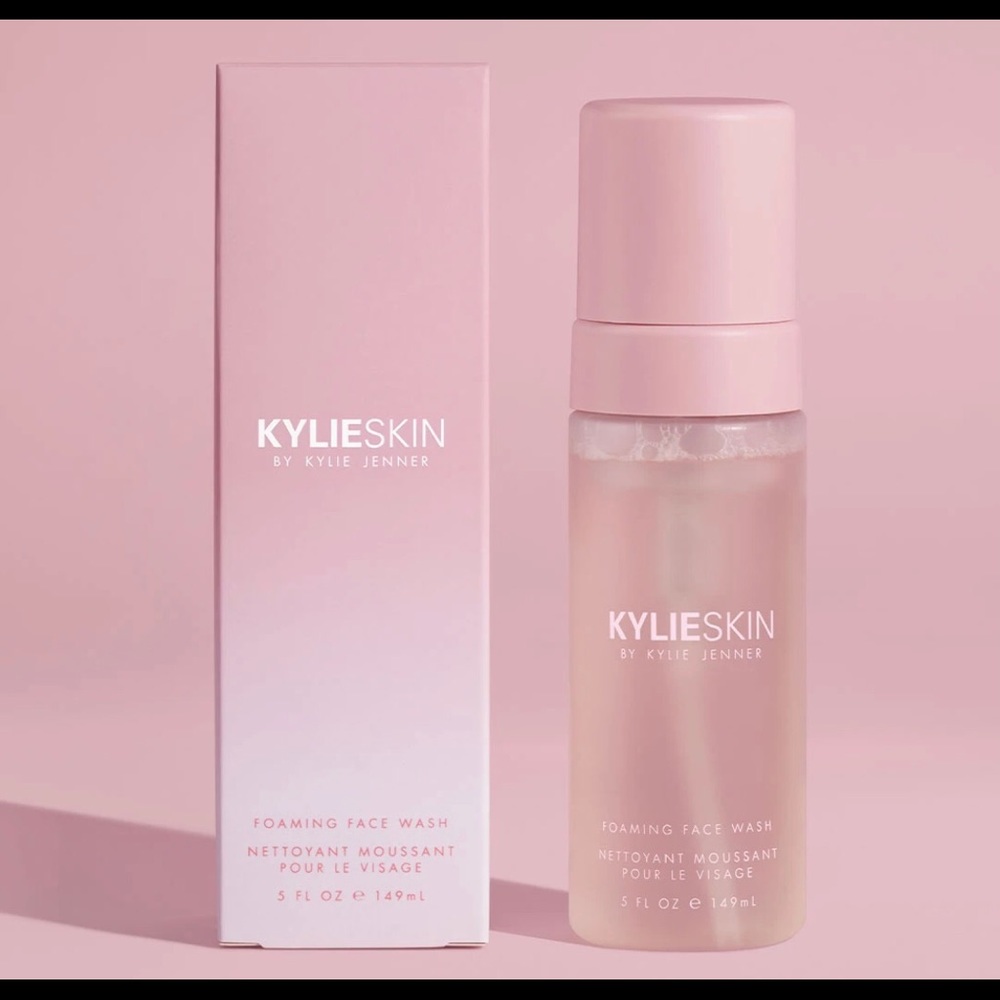 🥝NWT KYLIE SKIN FOAMING FACE WASH 🥝